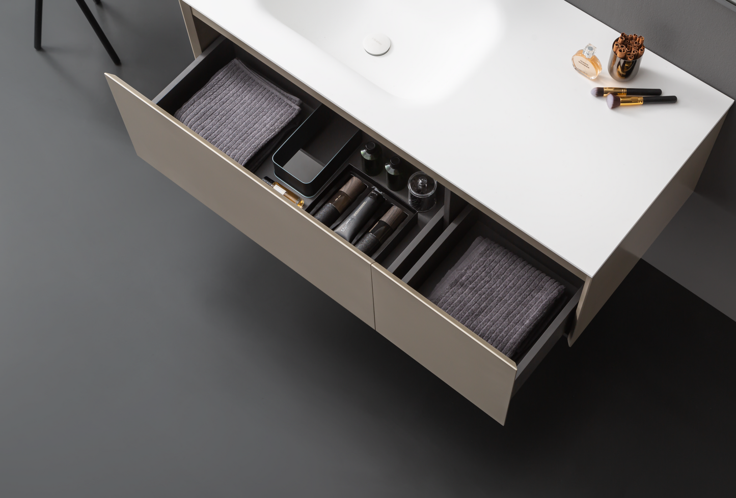 Medunjess Modern Bathroom Cabinet with Anti-Fog Mirror, Warm LED Lighting, and Matte White Washbasin